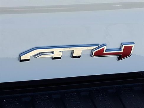 Certified 2025 GMC Sierra 1500 AT4 w/ AT4 Premium Package image 11