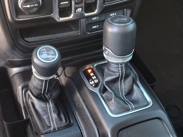 Used 2023 Jeep Wrangler Unlimited Sahara w/ Cold Weather Group AWD/4WD image 19