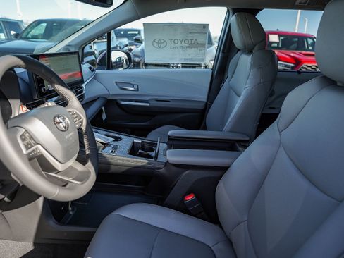 New 2026 Toyota Sienna XLE image 21
