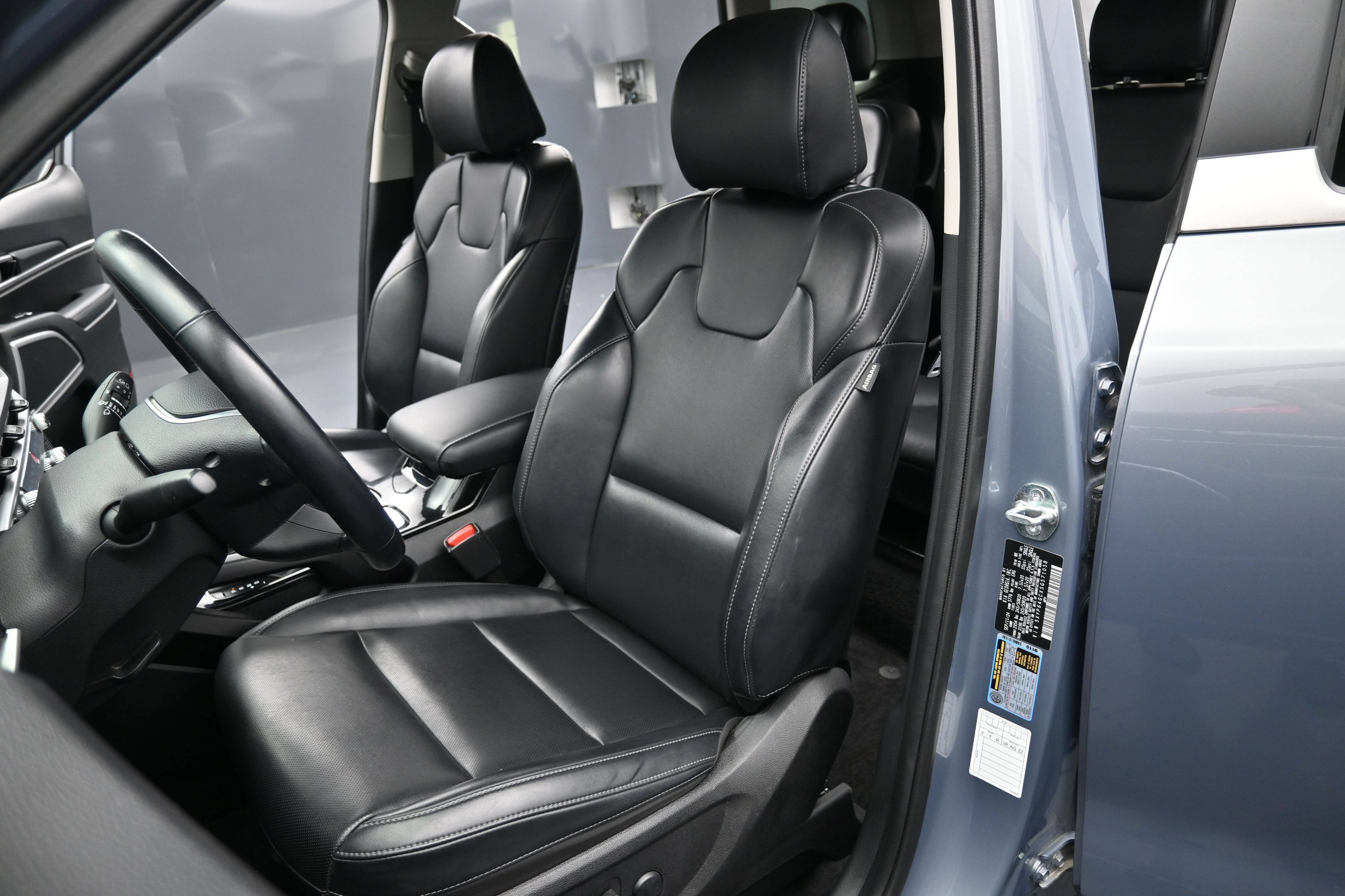 Used 2025 Kia Telluride S FWD image 23