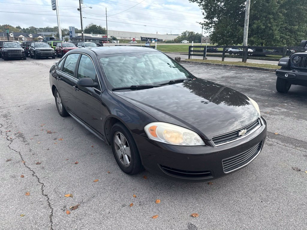 Used 2009 Chevrolet Impala LT w/ Luxury Edition Package FWD image 2