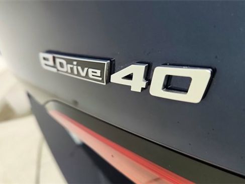 Used 2025 BMW i5 eDrive40i w/ M Sport Package image 18