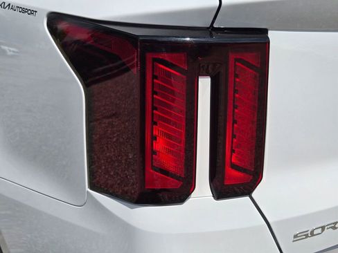 New 2026 Kia Sorento S FWD image 11