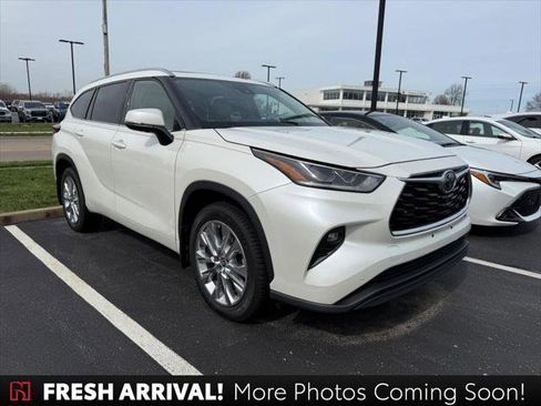 Certified 2020 Toyota Highlander Limited image 1