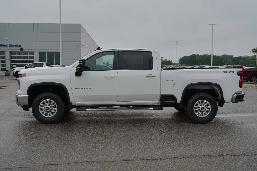 Used 2025 Chevrolet Silverado 2500 LT w/ Convenience Package AWD/4WD image 11