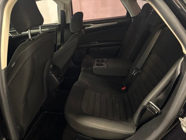 Used 2020 Ford Fusion SE FWD image 30