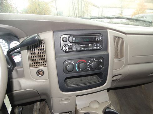 Used 2004 Dodge Ram 1500 Truck SLT w/ Quad Cab Value Group image 13