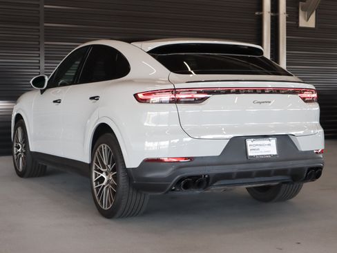 Certified 2023 Porsche Cayenne Platinum Edition AWD/4WD image 3