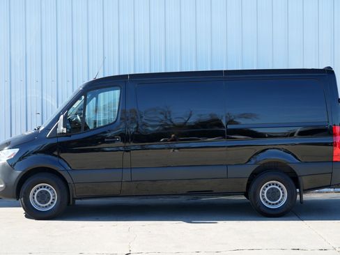 Used 2024 Mercedes-Benz Sprinter 2500 image 9