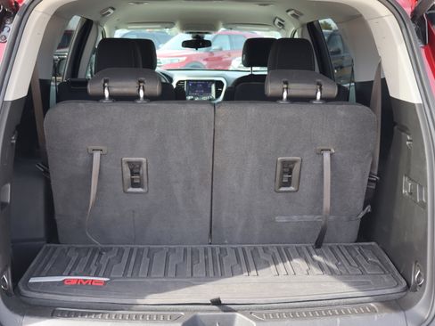 Used 2023 GMC Acadia SLE w/ Driver Convenience Package image 30