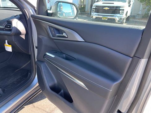 New 2025 Chevrolet Traverse LT w/ LPO, Floor Liner Package image 10