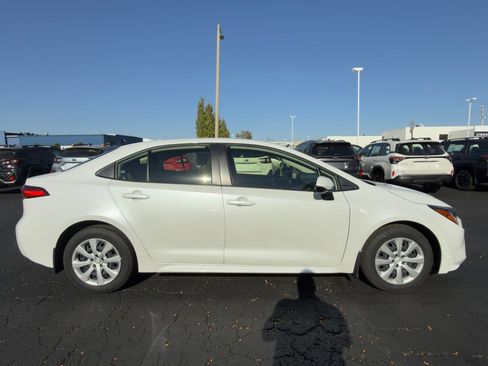 Used 2024 Toyota Corolla LE image 2