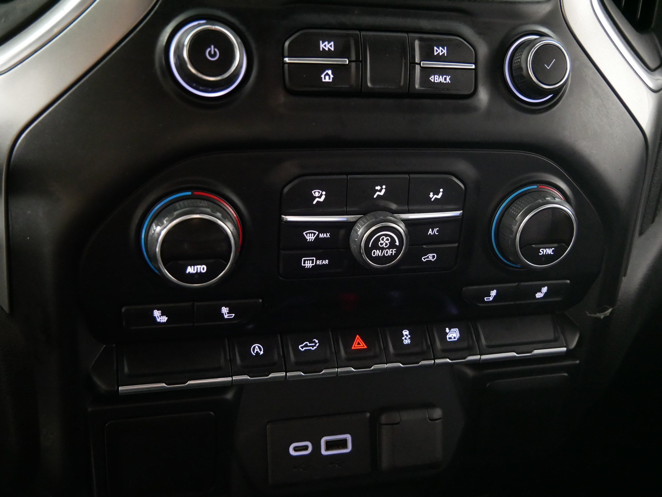 Used 2019 Chevrolet Silverado 1500 LT w/ All-Star Edition AWD/4WD image 23