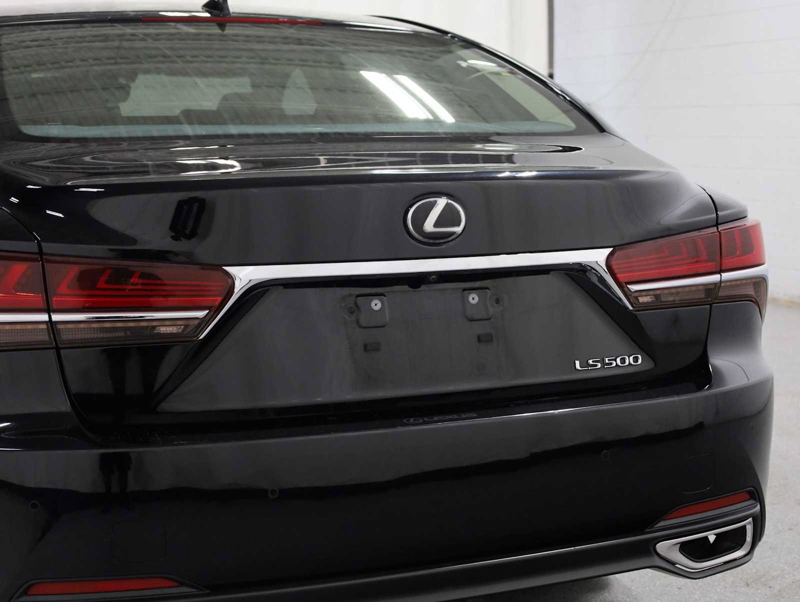 Used 2018 Lexus LS 500 w/ Interior Upgrade Package RWD image 8