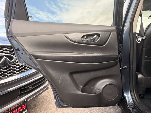 Used 2014 Nissan Rogue SL image 12