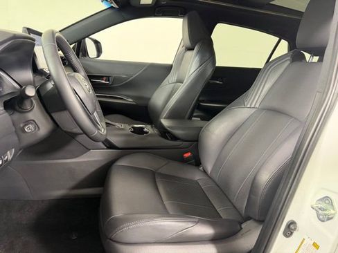 Used 2023 Toyota Venza Limited AWD/4WD image 18