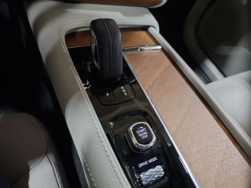 Used 2021 Volvo XC90 T8 Inscription Expression w/ Advanced Package image 16