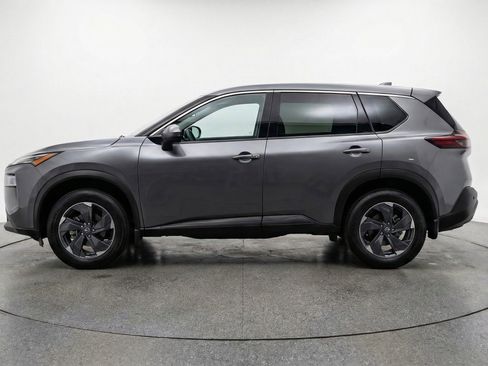 Used 2025 Nissan Rogue SV image 5