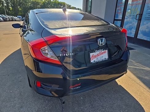 Used 2018 Honda Civic EX-T image 8
