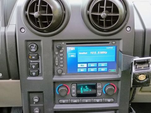Used 2005 HUMMER H2 w/ Preferred Equipment Group AWD/4WD image 40