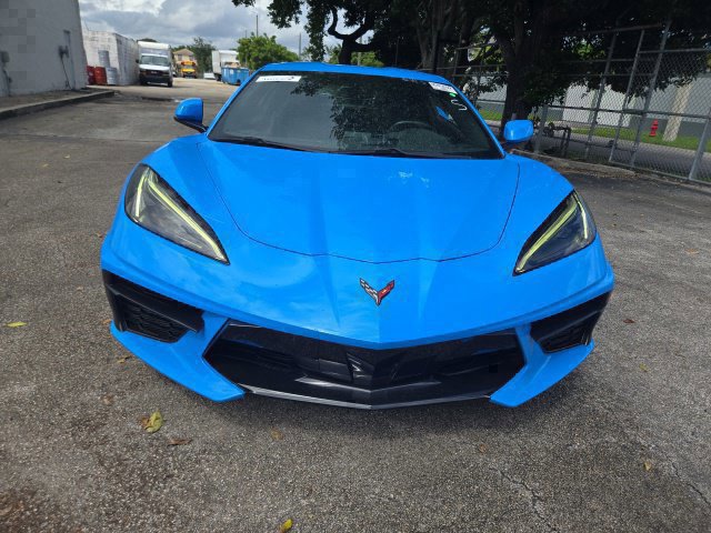 Used 2021 Chevrolet Corvette Stingray Coupe w/ Body-Color Dual Roof Package RWD image 2