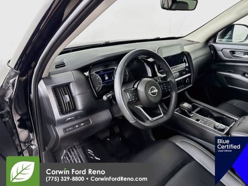 Used 2024 Nissan Pathfinder SL AWD/4WD image 12