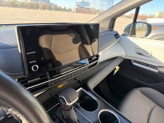 Used 2025 Toyota Sienna XSE video 2