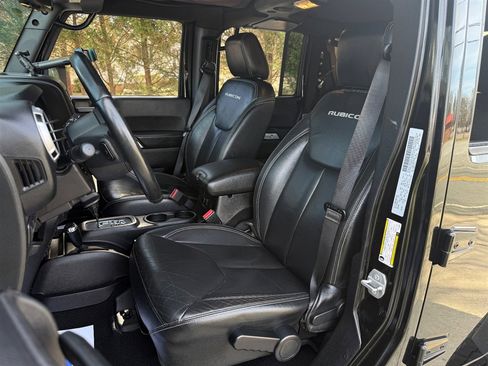 Used 2015 Jeep Wrangler Unlimited Rubicon w/ Dual Top Group AWD/4WD image 53