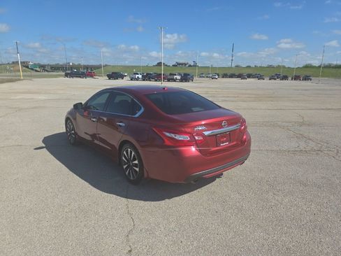 Used 2016 Nissan Altima 2.5 SV w/ Convenience Package image 5