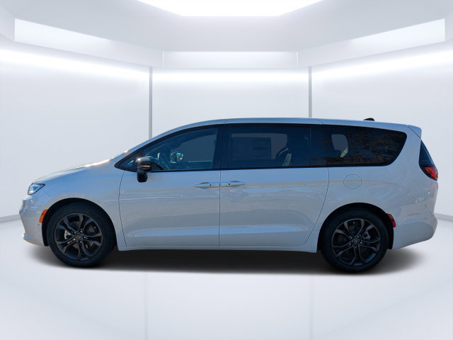 New 2026 Chrysler Pacifica Select FWD image 6