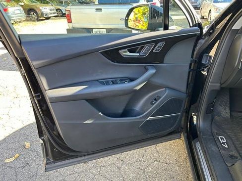 Used 2022 Audi Q7 3.0T Premium Plus w/ Premium Plus Package image 9