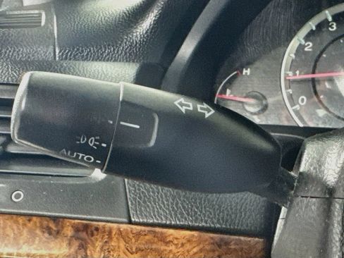 Used 2011 Honda Accord EX-L image 13
