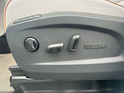 New 2025 Volkswagen ID. Buzz 1st Edition image 39