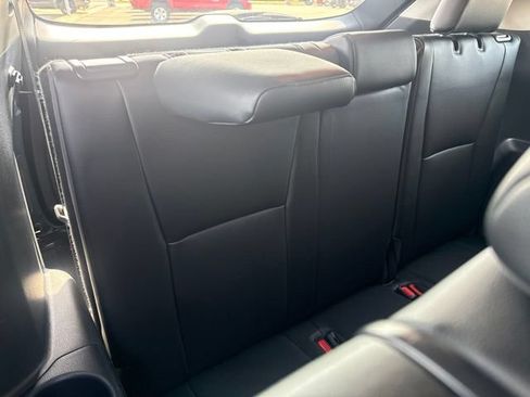 Used 2023 Toyota Highlander XLE FWD image 19