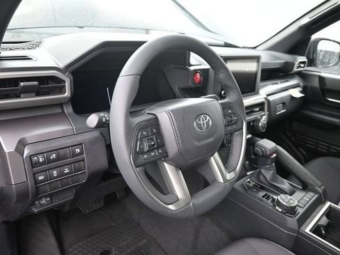 Used 2025 Toyota Tacoma TRD Off-Road AWD/4WD image 29