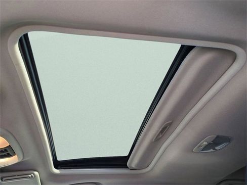 Used 2023 Subaru Crosstrek 2.5i Limited w/ Moonroof Package image 20