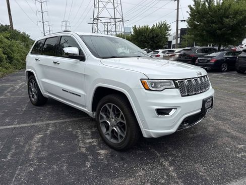 Used 2019 Jeep Grand Cherokee Overland AWD/4WD image 4