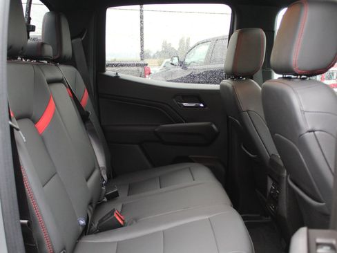 Used 2023 Chevrolet Colorado Z71 image 21