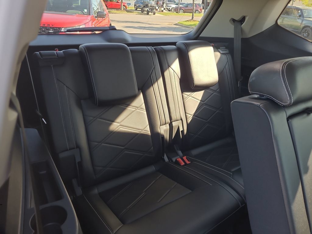 Used 2024 Volkswagen Atlas SE FWD image 18