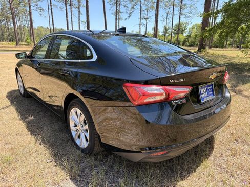 Used 2022 Chevrolet Malibu LT FWD image 3