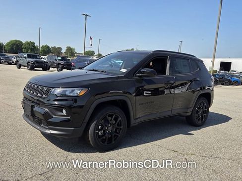New 2026 Jeep Compass Latitude AWD/4WD image 3