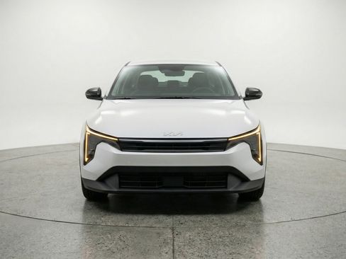 Used 2025 Kia K4 LXS image 2