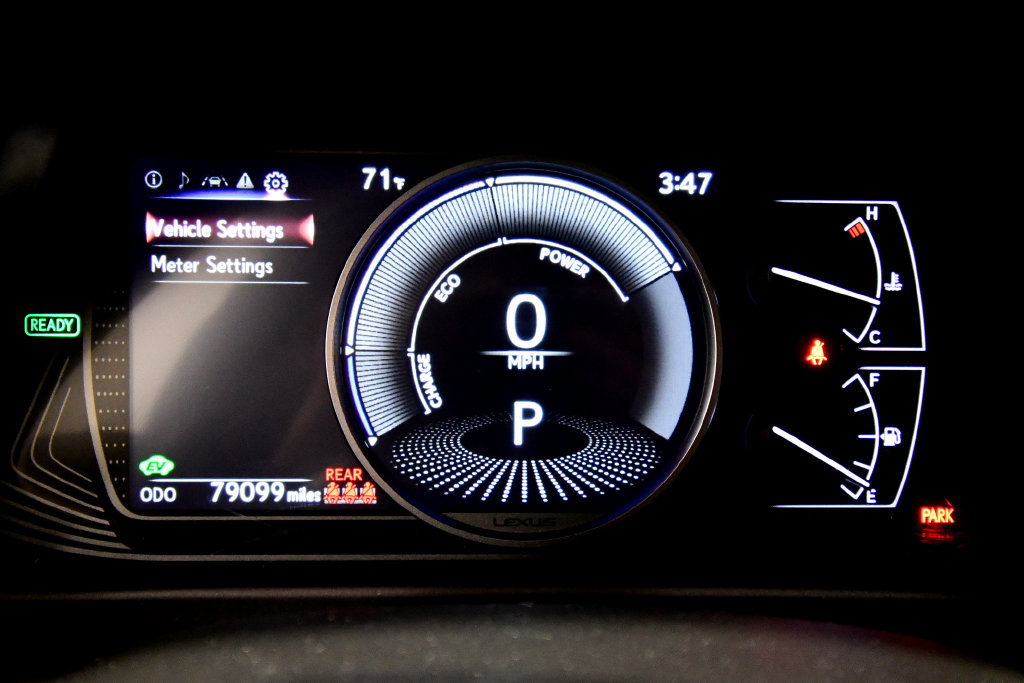 Used 2019 Lexus UX 250h w/ Premium Package AWD/4WD image 22