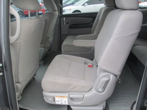 Used 2016 Honda Odyssey LX image 11