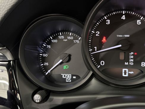 Certified 2025 Porsche Macan image 47