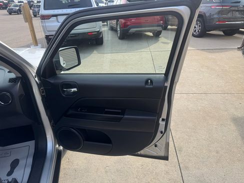 Used 2013 Jeep Patriot Sport image 16