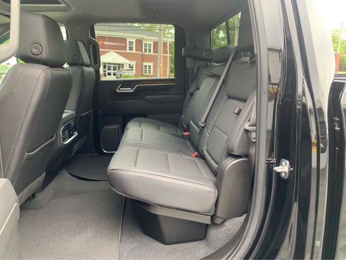 Used 2024 GMC Sierra 3500 Denali w/ Denali Reserve Package AWD/4WD image 23