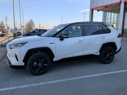 Used 2021 Toyota RAV4 XSE image 2