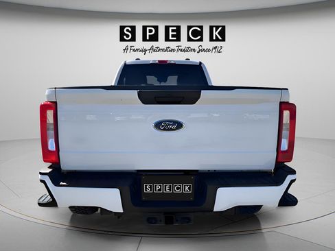 Used 2024 Ford F350 XLT AWD/4WD image 3