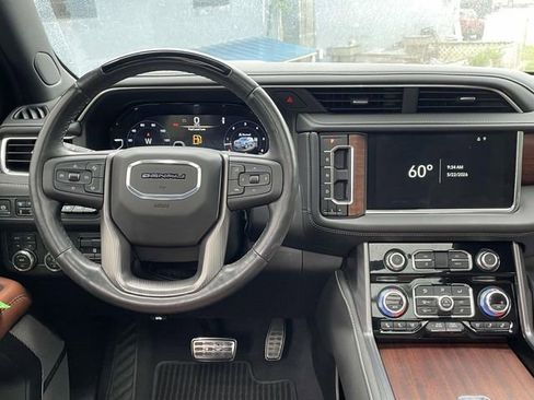 Used 2024 GMC Yukon XL Denali Ultimate AWD/4WD image 17